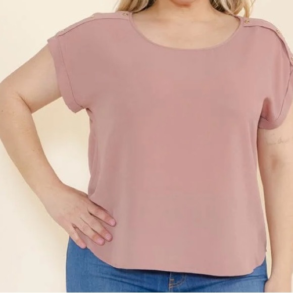 ⭐️Women's Pink Top with Button Detail - Picture 3 of 4